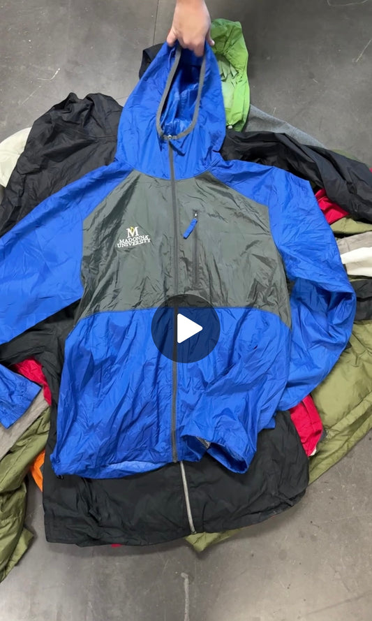 Box 592 - 11 Vestes marques grade A/B