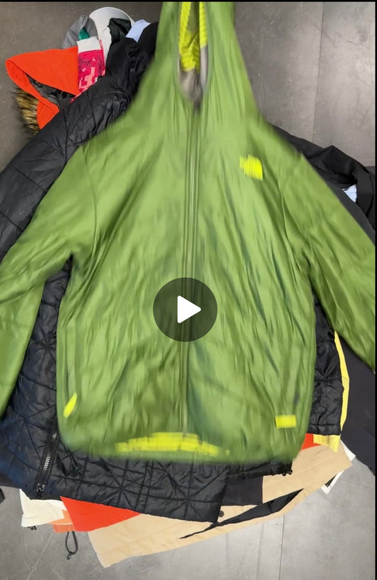 Box 591 - 20 Vestes The north face grade A