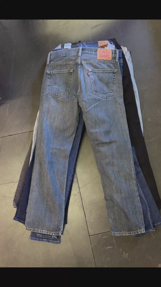 Box 302 - 15 jeans Lévis GRADE B